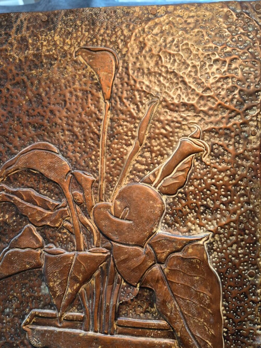 Antique HAND HAMMERED COPPER CALLA LILIES RELIEF PLAQUE SIGNED BY SCHMIDT 1930 - Picture 14 of 14